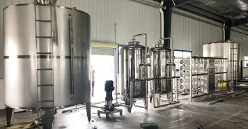 鄭州純凈水設(shè)備廠家說說如何開辦瓶裝水生產(chǎn)線,資金投入多少?